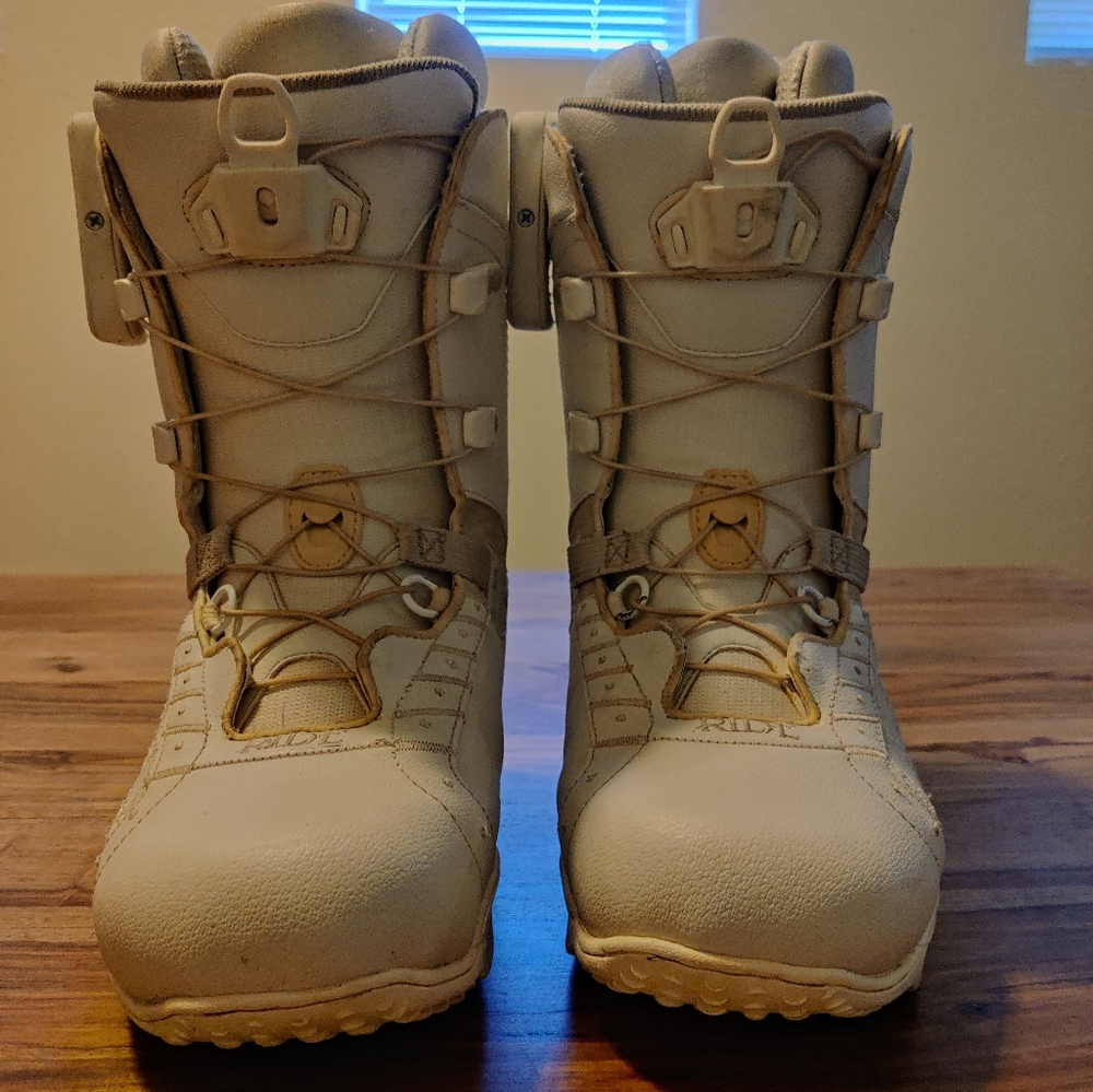 Ride Muse snowboard boots